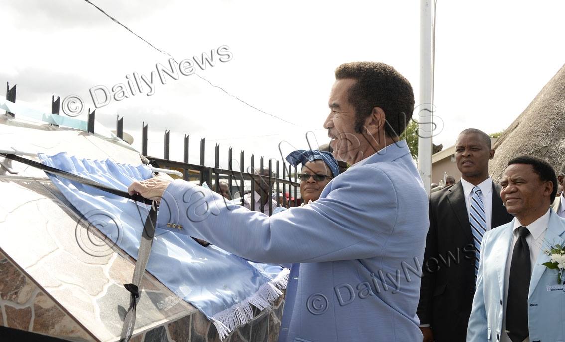 BWgovernment - KHAMA APPLAUDS MODIPANE RESIDENTS H.E. the... | Facebook