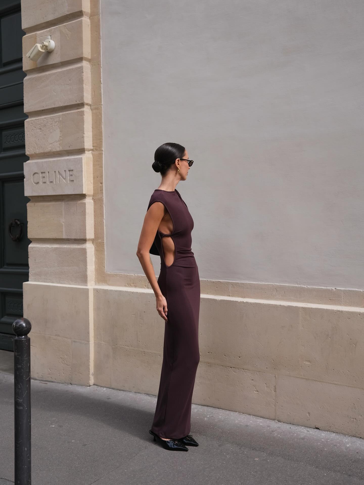 kookai brown dress Muse @sarahlamkin_ spotted in the Elle Maxi in Mahogany. Shop the look in boutiques and online #kookai All Red Bridesmaid Dresses Black Cowl Neck Criss MIDNIGHT BLOOM DRESS BLACK (Size):XL