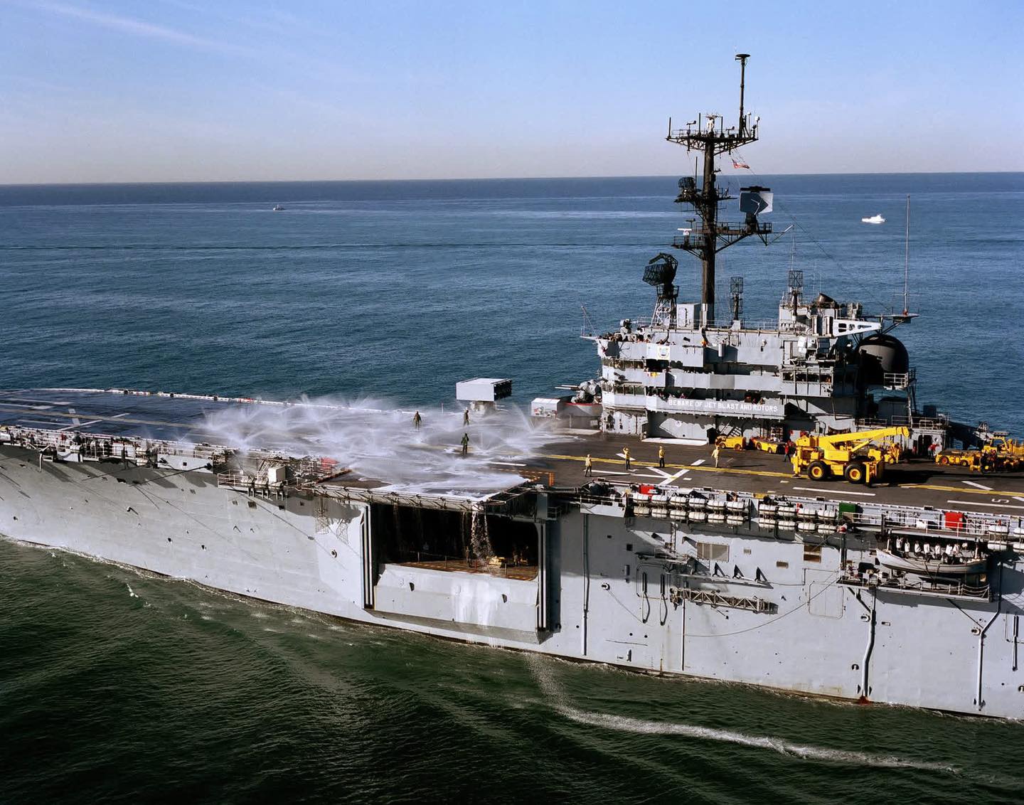 11/29/1990 Midsection portside view of the US Navy (USN) Iwo Jima