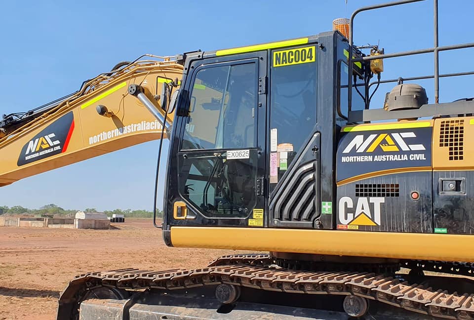 New graphics on the NAC excavator and... - Custom Graphix NT