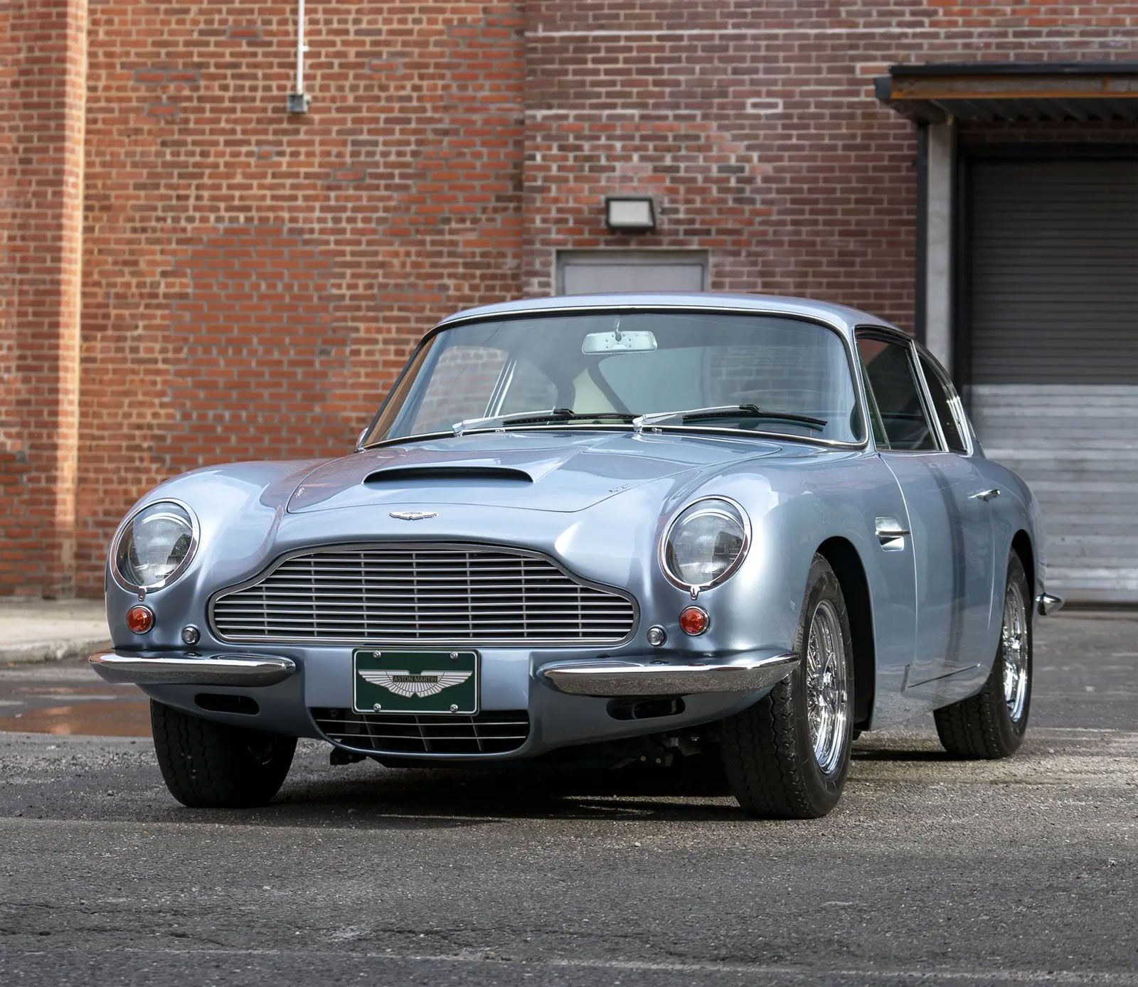 Amazing - 1967 Aston Martin DB6 Coupe To address the DB4 and DB5's ...