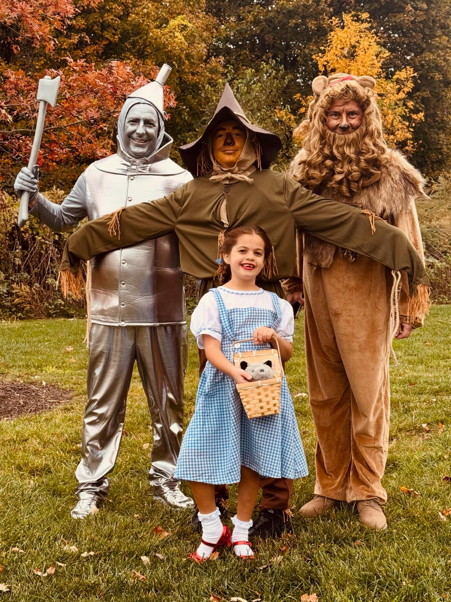 Our family Halloween costume this year. 🎃👻 #HappyHalloween #WizardOfOz #Wicked