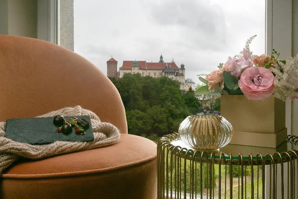 Designer Travel by Toni Sharp | Warwick