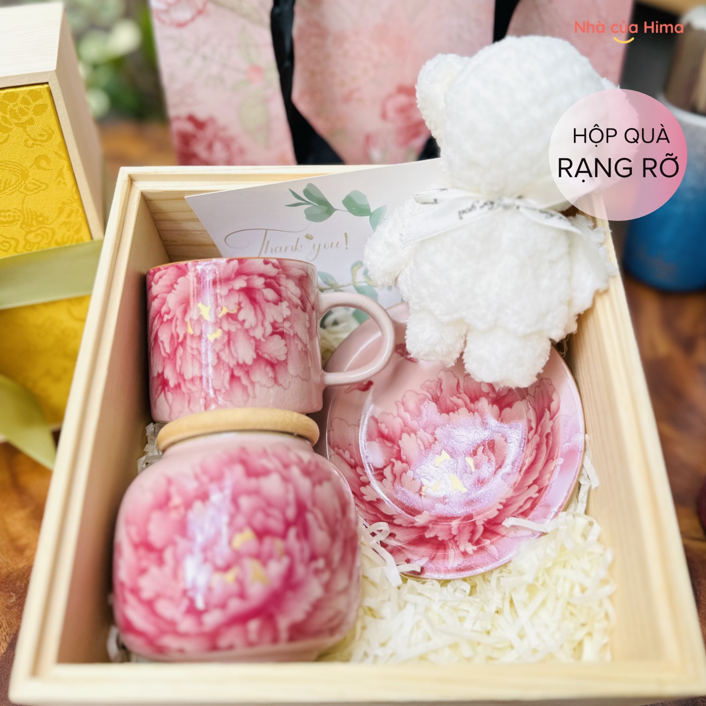 Nhà - Set quà tặng Rạng Rỡ Set quà gồm: - 01 set cốc mẫu đơn men rạn ...