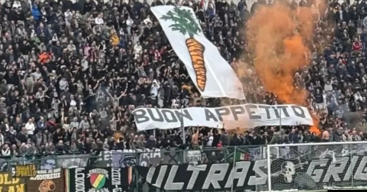 Écharpe De Supporter Ultras Cagliari Sconvolts - Italie - Football