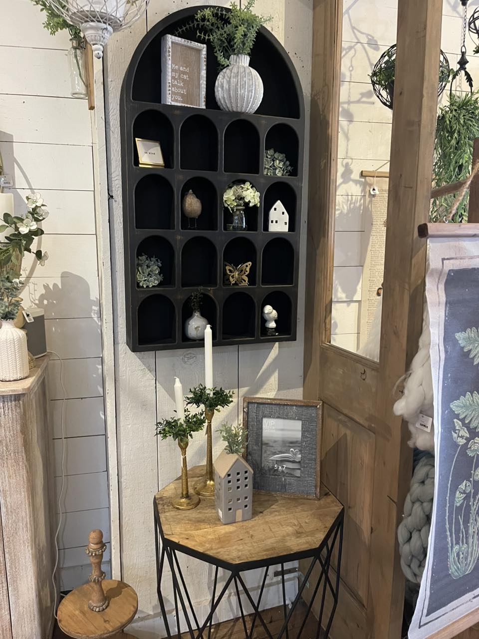 Rustic and Reclaimed Market... - Rustic and Reclaimed Market