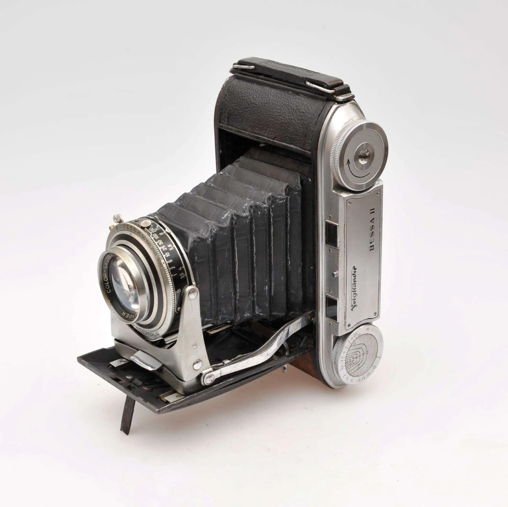 Voigtlander Bessa II 6x9 camera with Color-Skopar lens