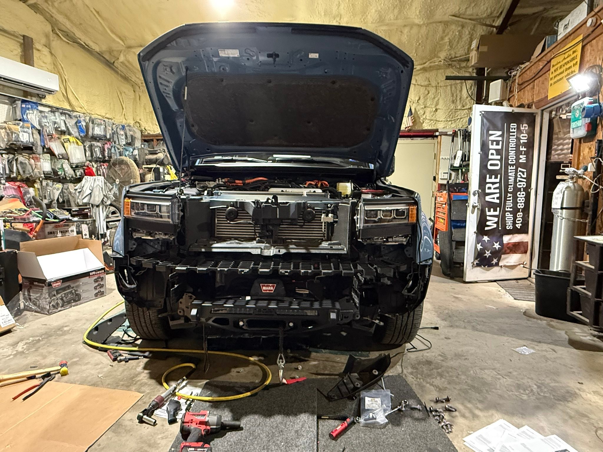 2025 Toyota Landcruiser got a hidden Warn Winch in a DV8 OffRoad