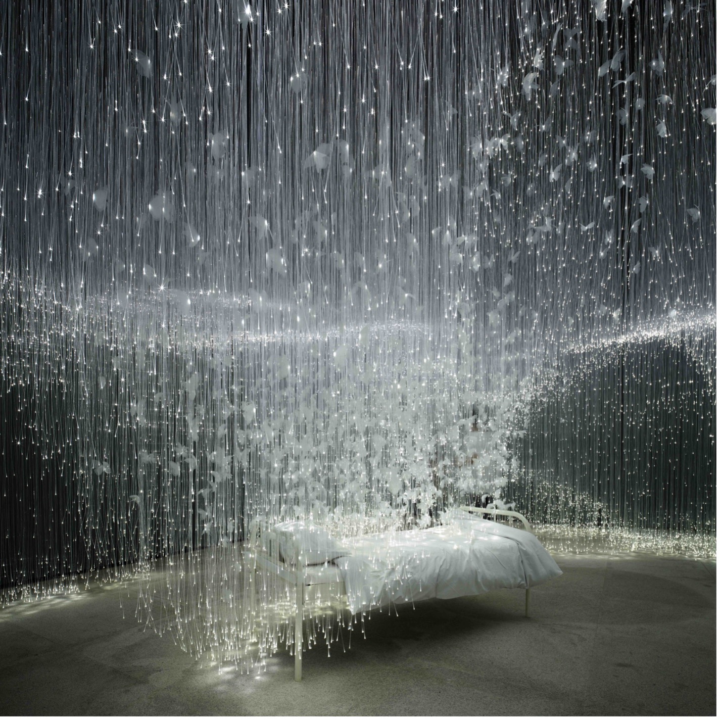 Galerie - Chiharu Shiota dévoilera une nouvelle traversée immersive de ...
