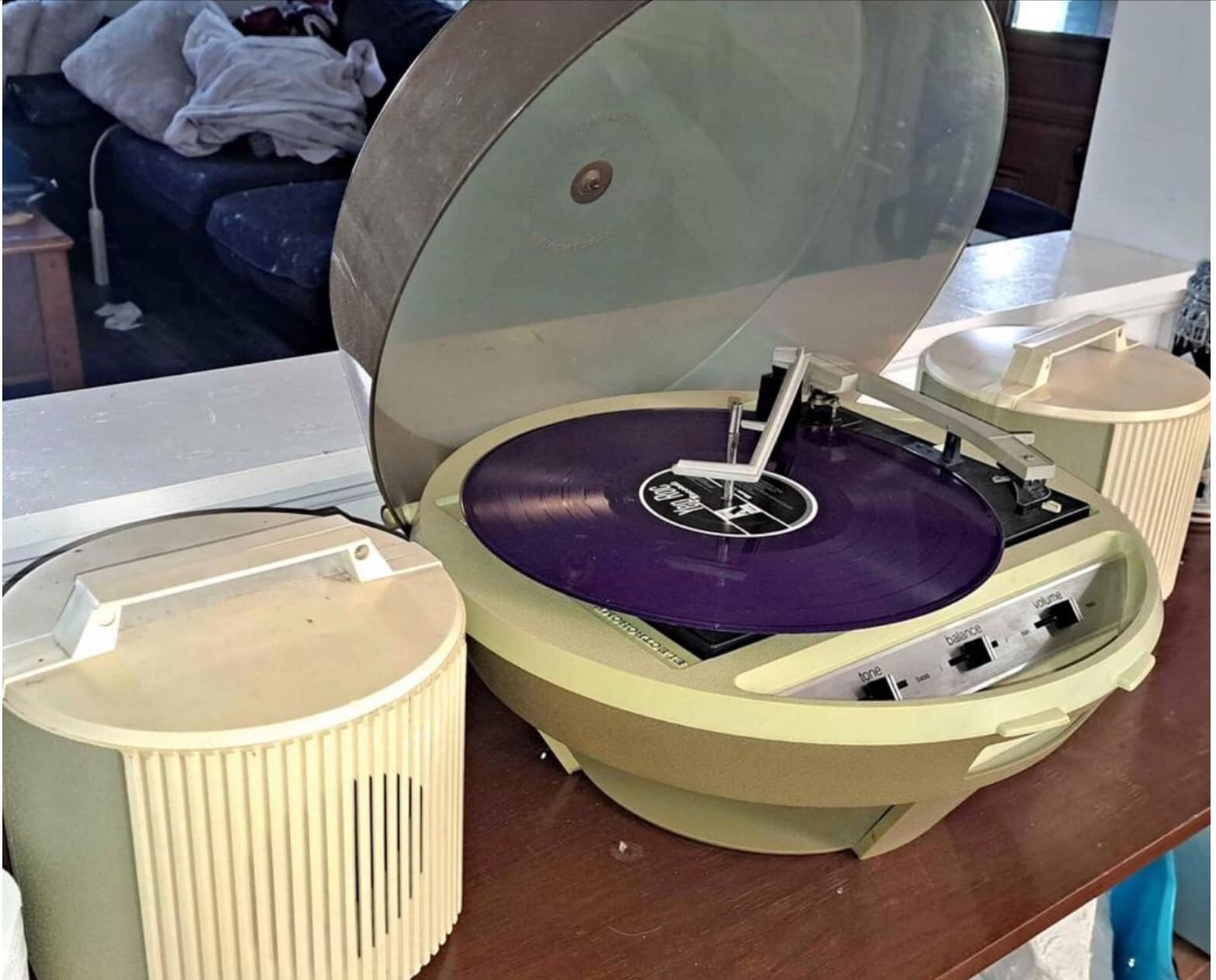 1970 Crown Japanese Green World Miracle Portable Music Center