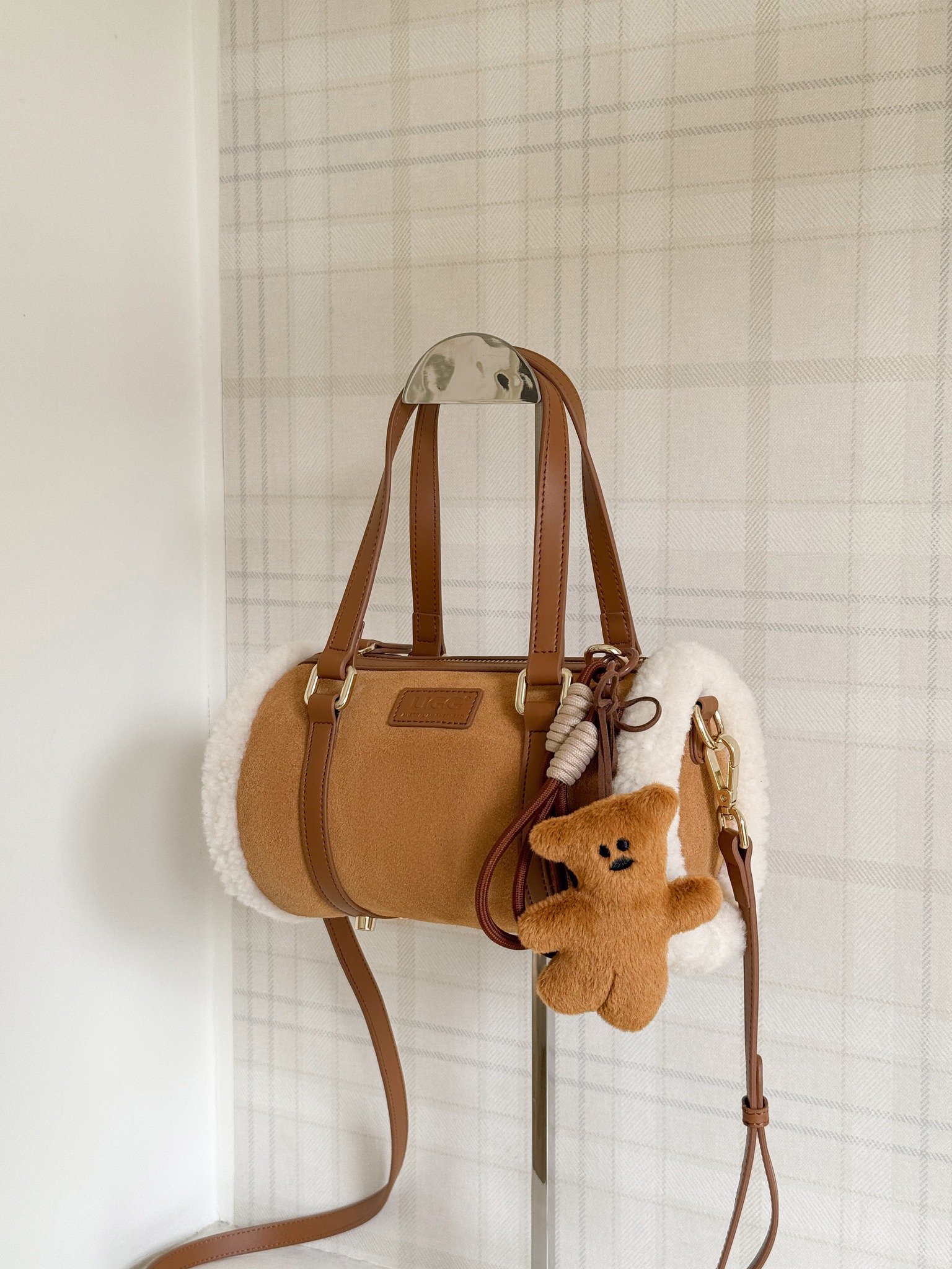 Meet the UGG Australian Shepherd Quiana Bag 🤎 Made from premium