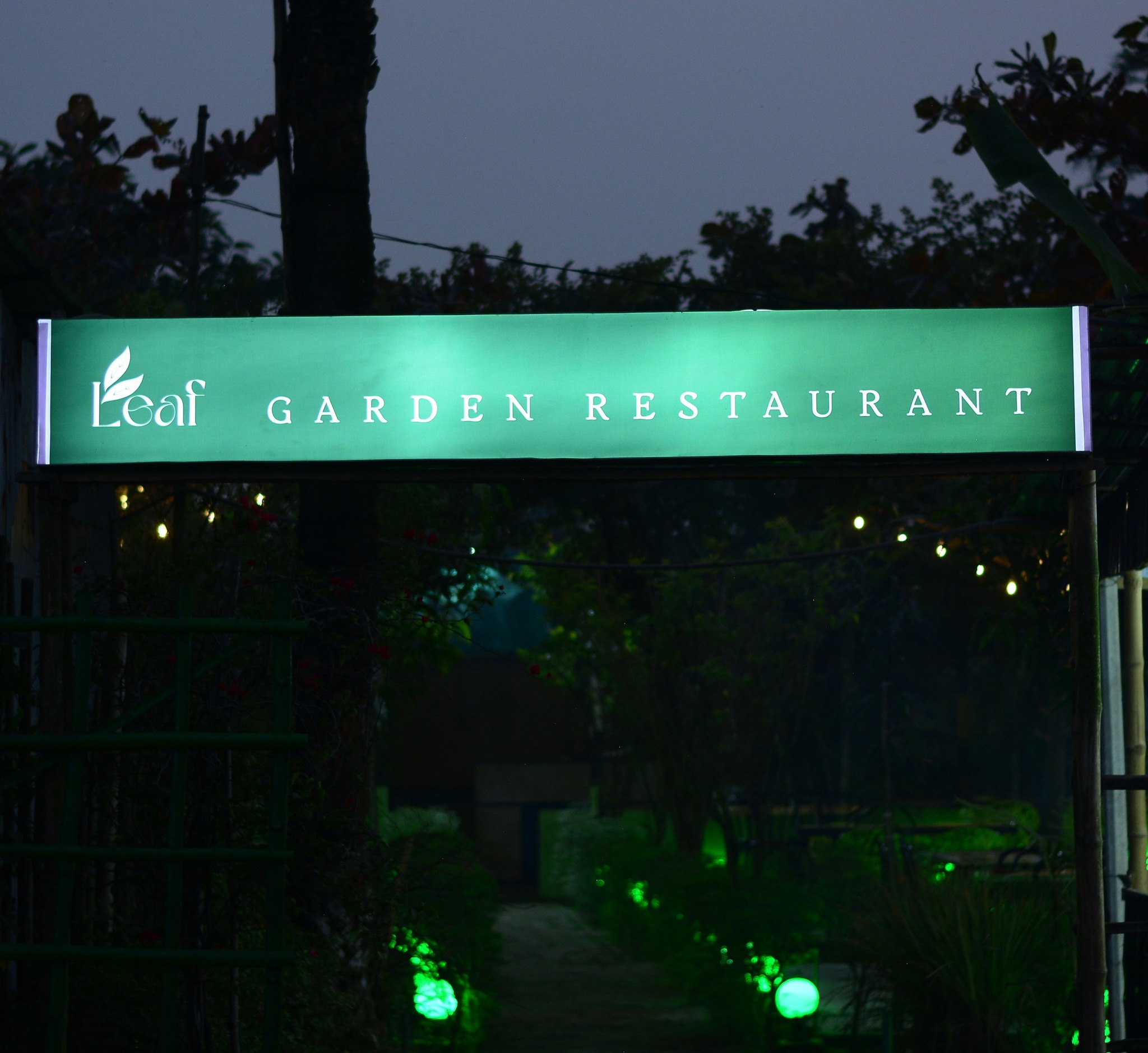 Leaf Garden Restaurant: a green oasis.