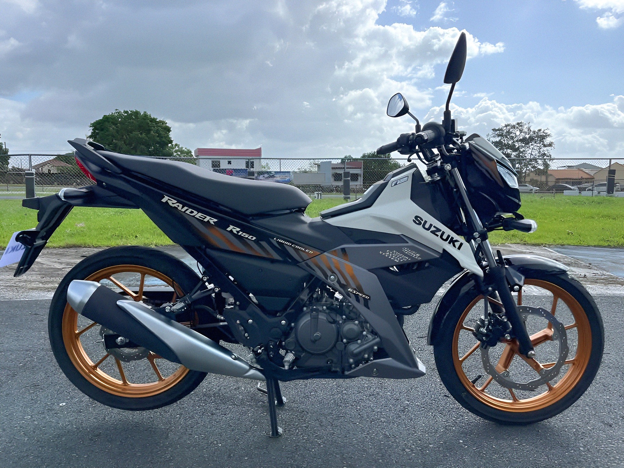 RJ - 2026 Suzuki Raider R150 Blade Edition Ivory Gray Price @ 130,000. ...
