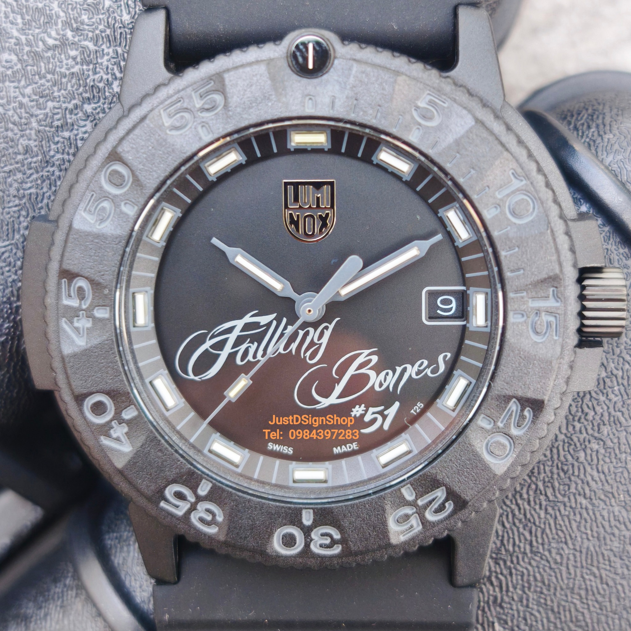 🔥 Luminox 3000 Falling bones (Black/White) limited edition 250