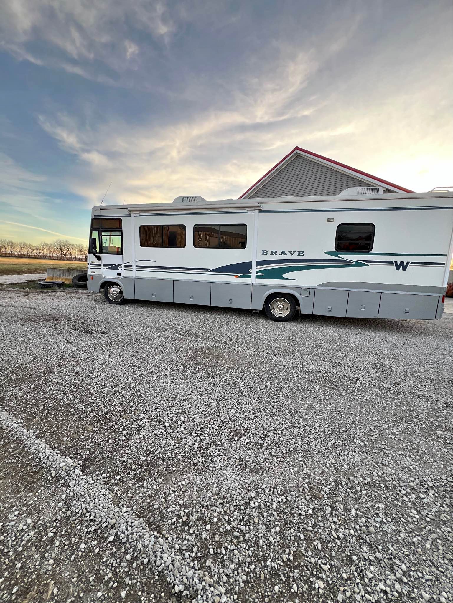 2004 Winnebago brave 32v - RVs & Campers - Butler, Missouri | Facebook ...