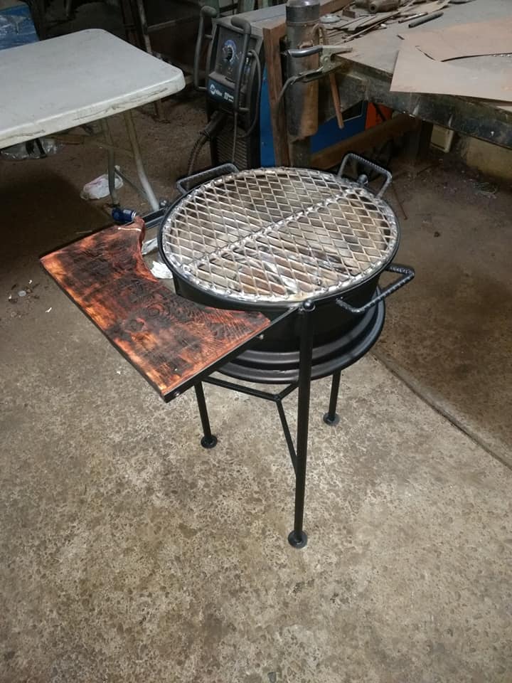 Asador de rin 17 disponible con repisa... - Asadores Venegas