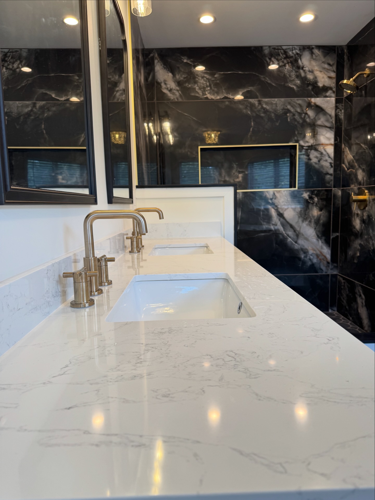 🤩NEW MASTER BATH🤩 Check out the... - NR Construction Group | Facebook