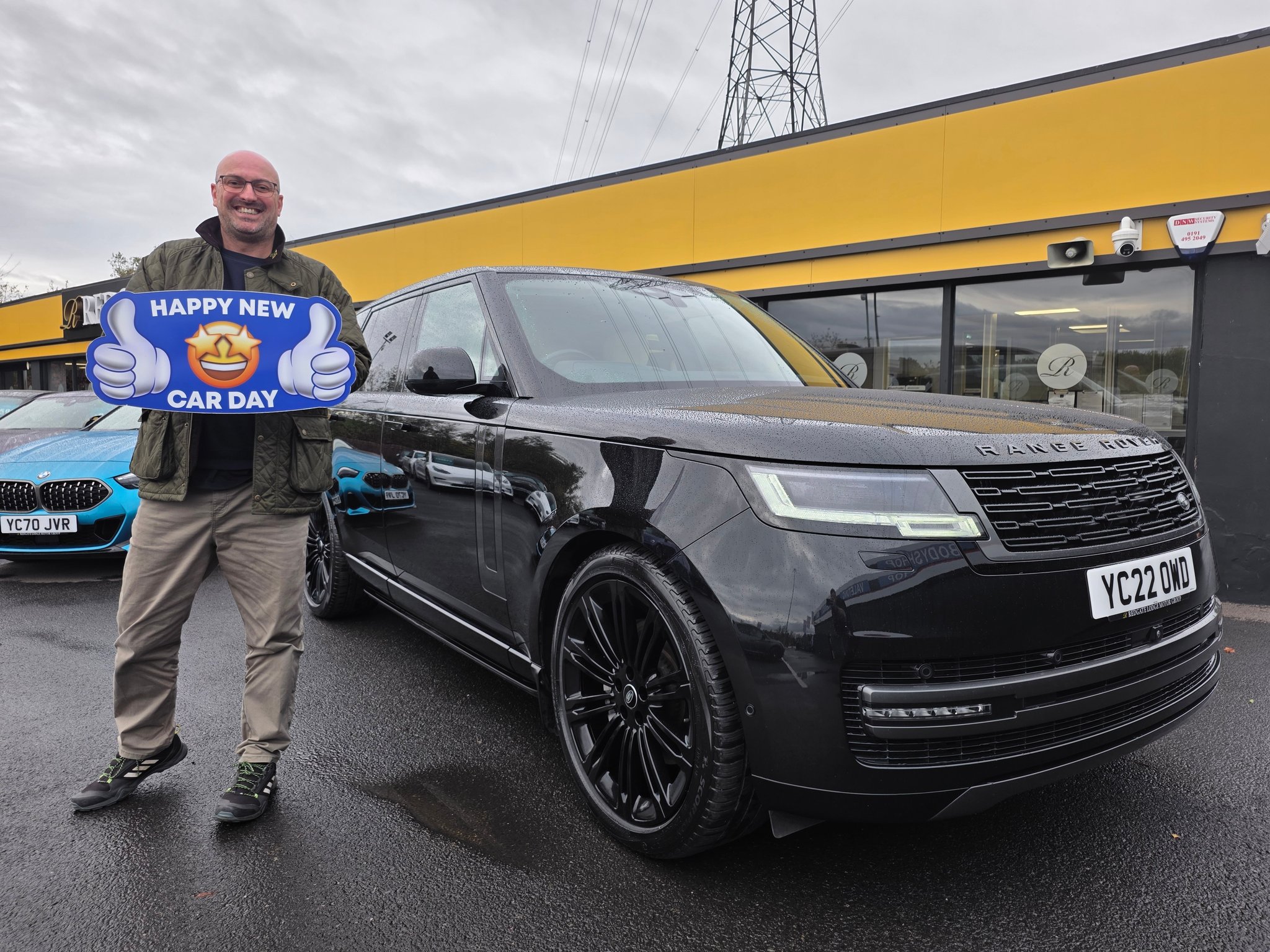 Redgate - David arrives to collect his stunning Range Rover HSE. What a ...