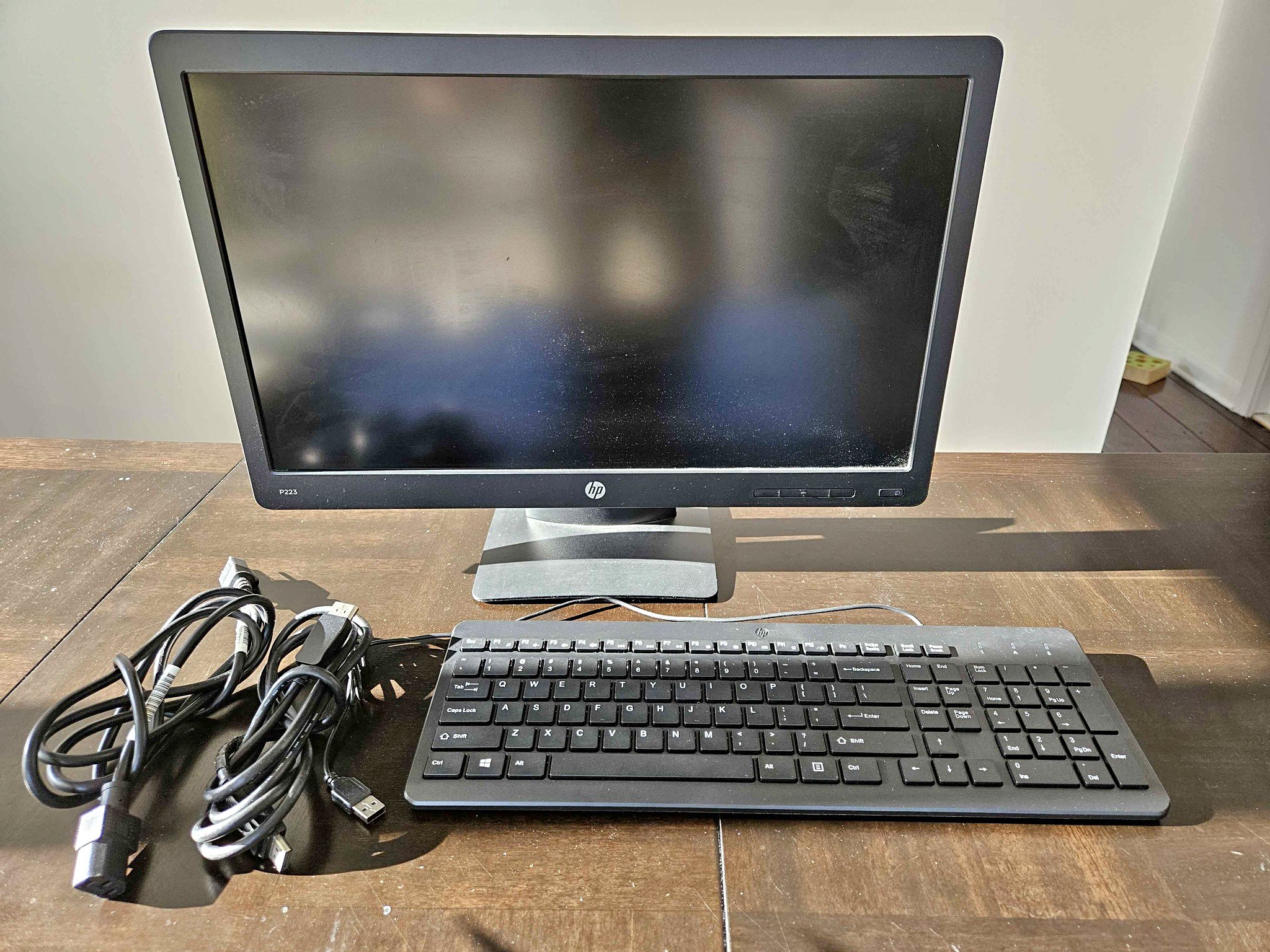 Monitor and Bluetooth keyboard - Desktop Computers - East Greenwich ...