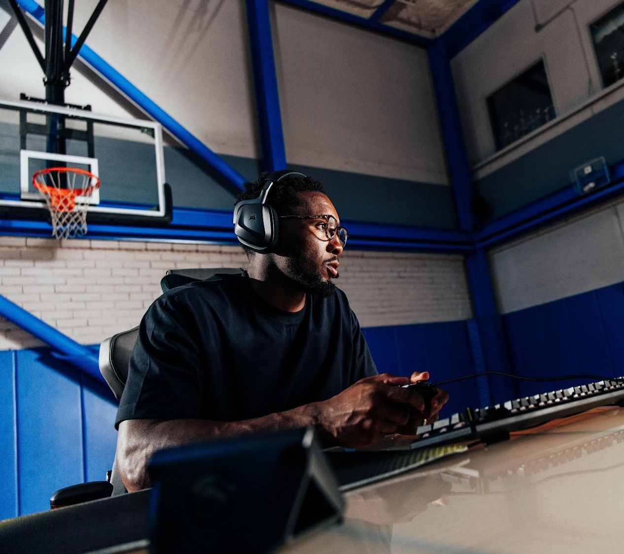 CORSAIR - The new VOID v2 MAX WL Headset keeps Donovan... | Facebook