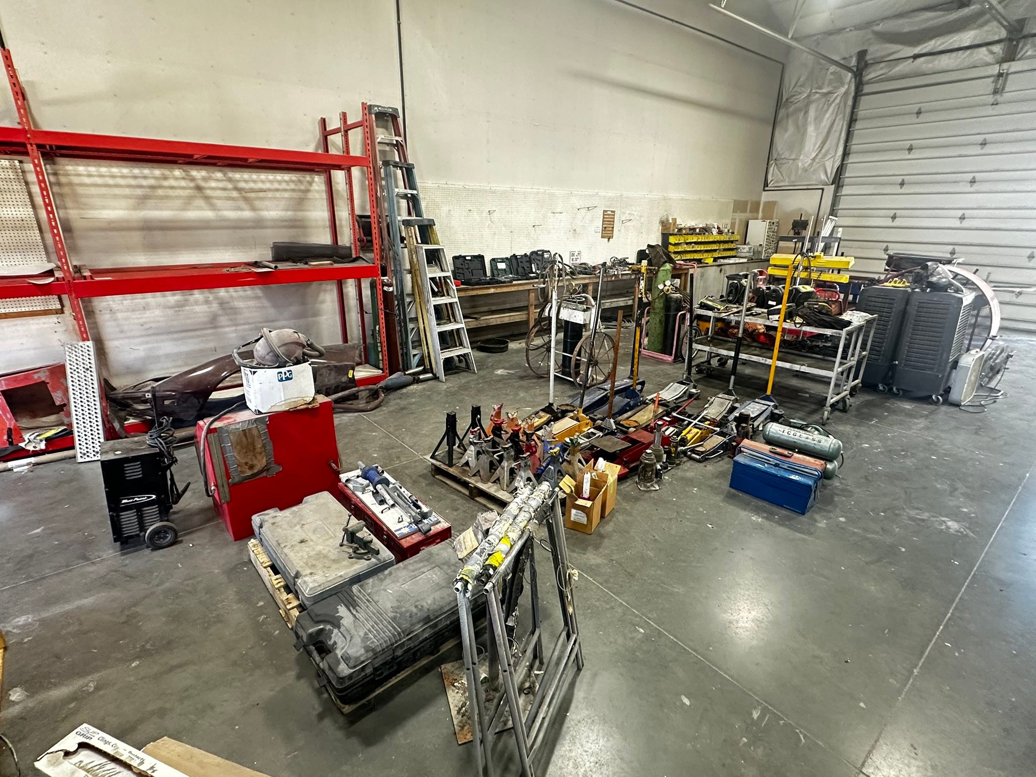 🚨 AUTO BODY SHOP CLOSING... - A-Jacks Auto Services & Towing | Facebook