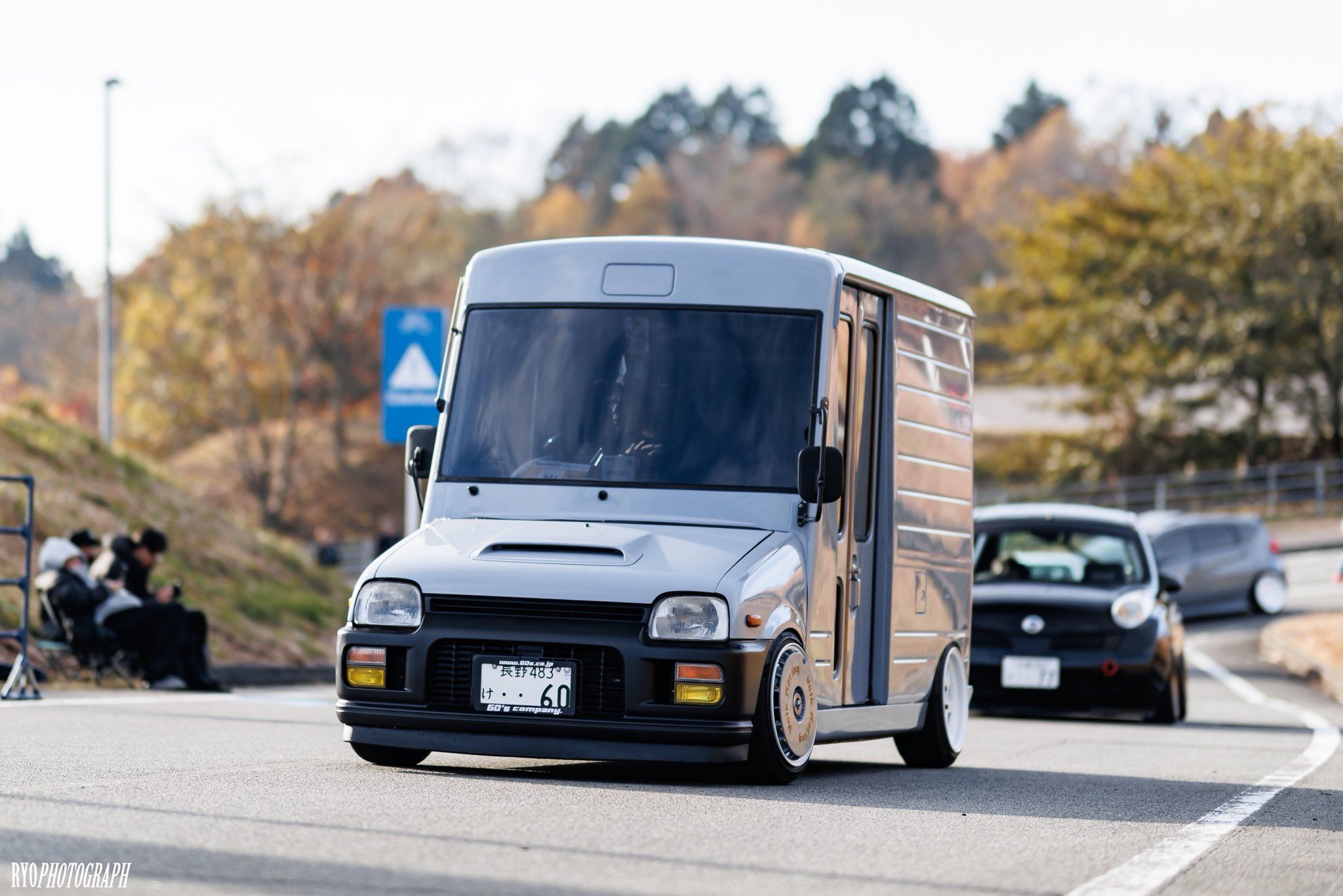 Daihatsu Mira カスタム仕様 1992 Daihatsu Mira Walk-Through Van reimagined into an avant-garde