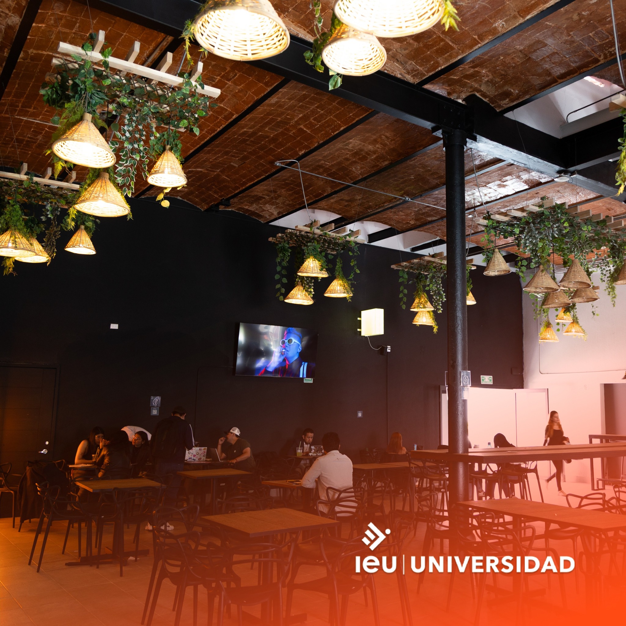 Universidad IEU - Universidad IEU added a new photo.