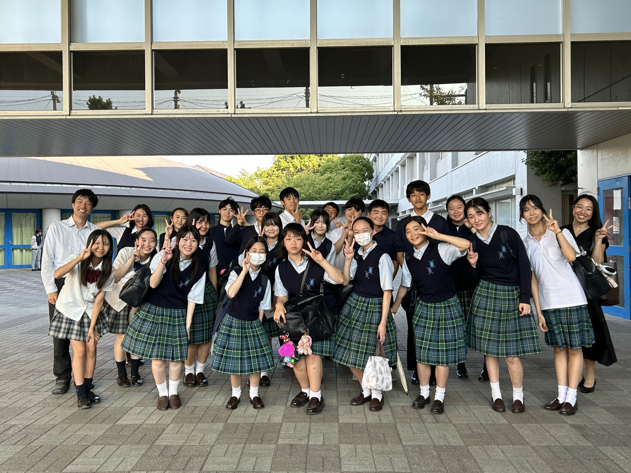 湘南学園中学校・高等学校 - 【聖セシリア女子中高生徒会の皆さんと 