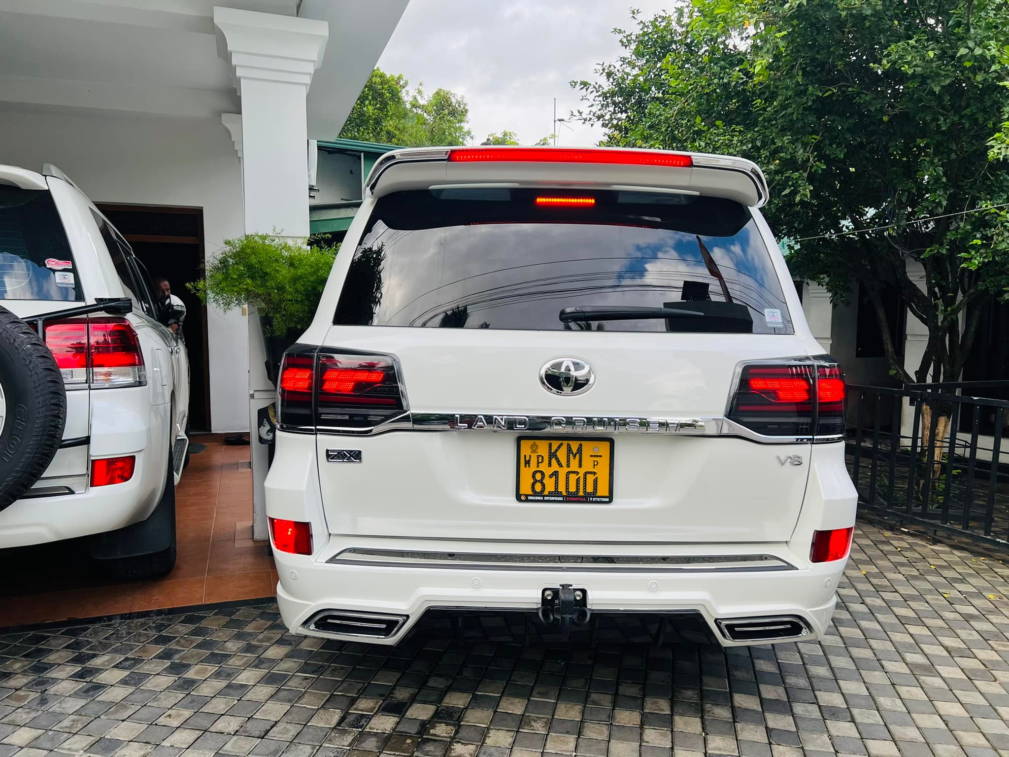 Land Cruiser 202 V8 ZX 2011 60th Anniversary Modle 2022 Navigator