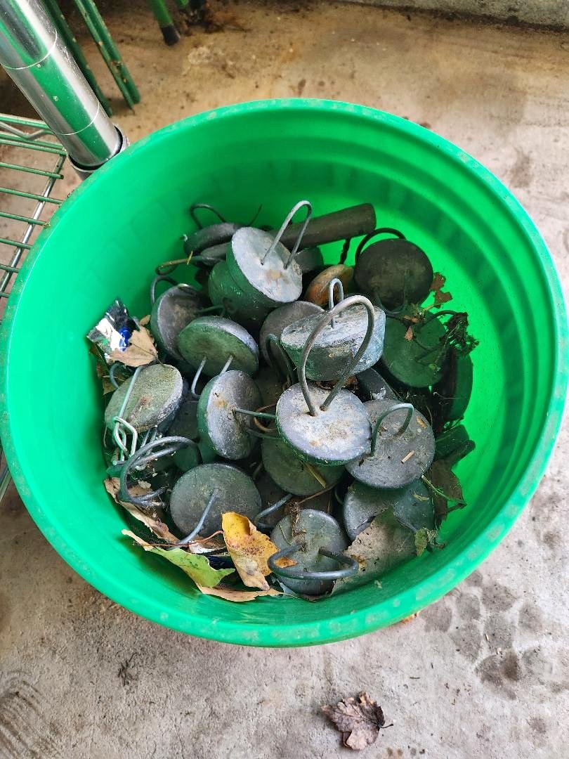 5 gallon bucket of lead sinkers and weights - Fishing - Port Huron ...
