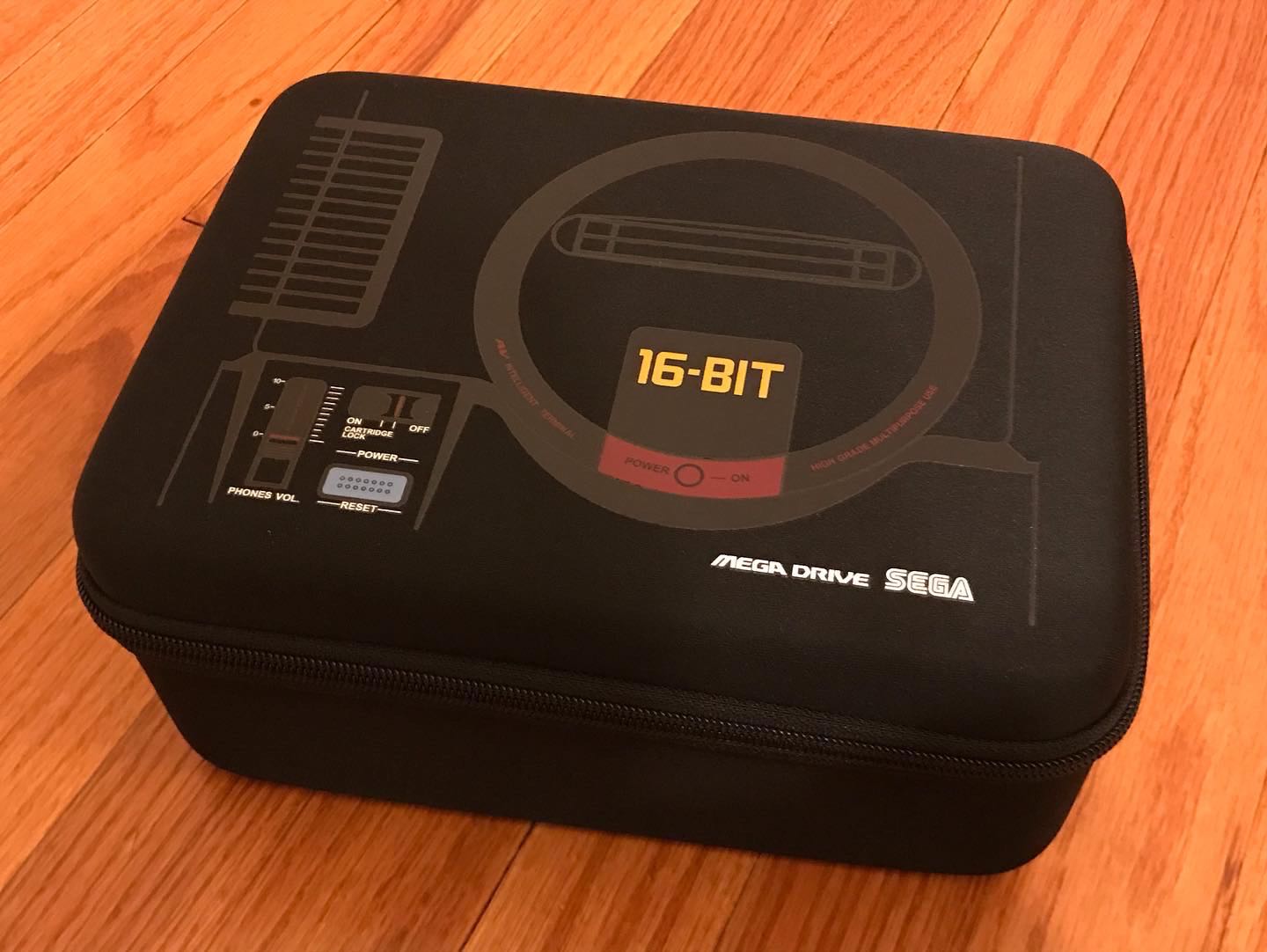 値下げ【新品】SEGA メガドライブミニW & 本体収納ケース The Mega Drive Mini official carrying case!