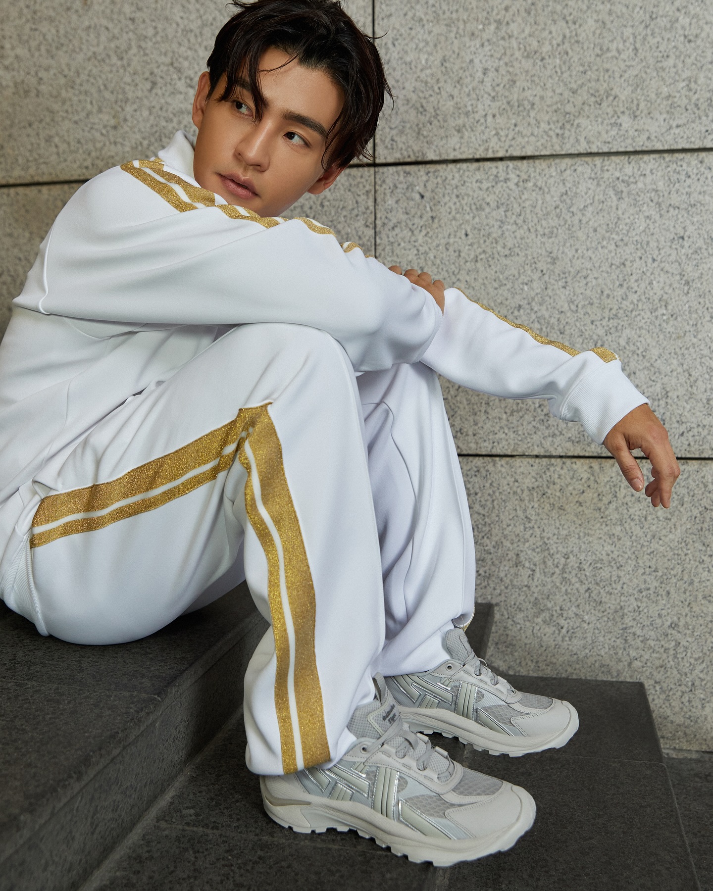 Unveiling the ULTI RS Series from Onitsuka Tiger! This pair of 