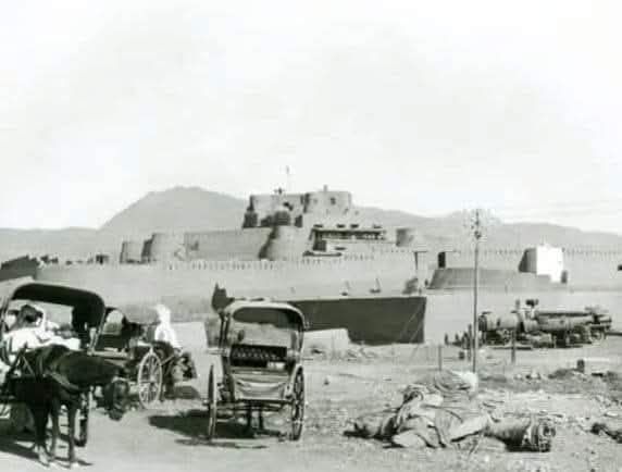 Dastak - Jamrud Fort on the eastern end of the Khyber Pass. Photograph ...