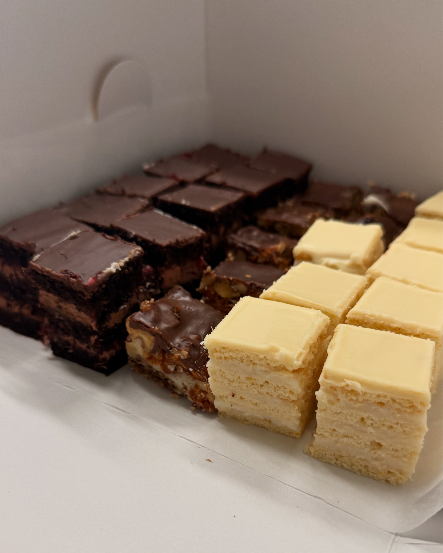 Cakes by Nicola | Caianu Vama
