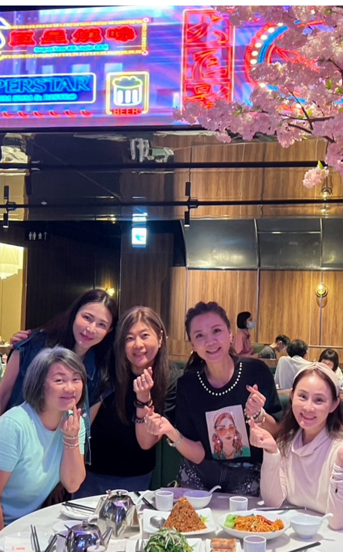 德馨 - 德馨 added a new photo.