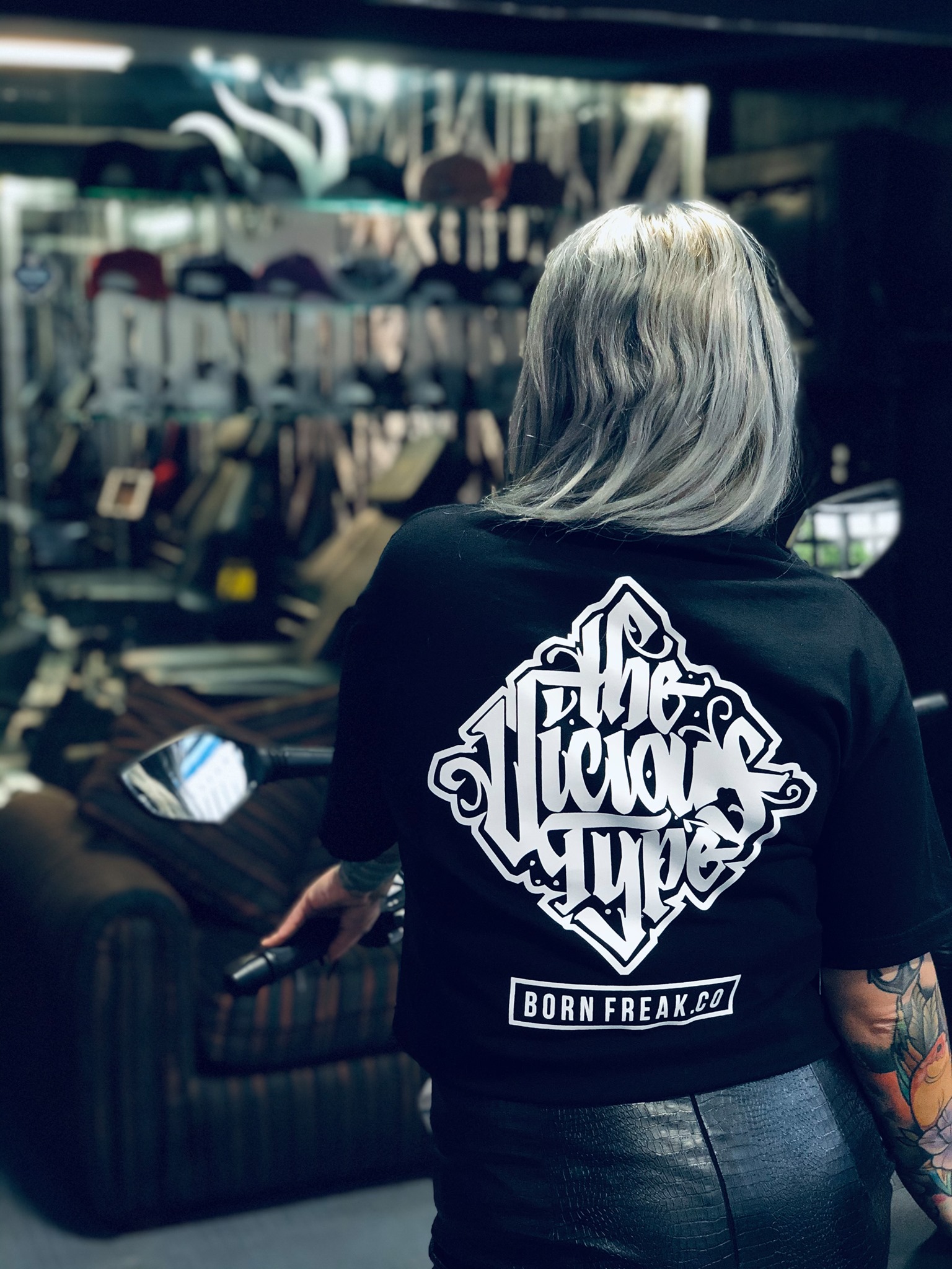 Octo Ink Tattoo Studio - Playeras born freak de venta en el estudio ...