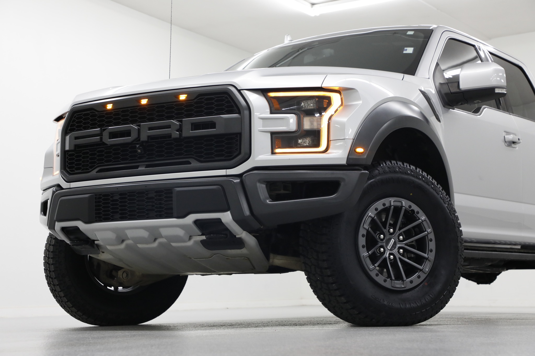 Jim - 📷Click here to view more DETAILED PHOTOS of this EXACT vehicle ...