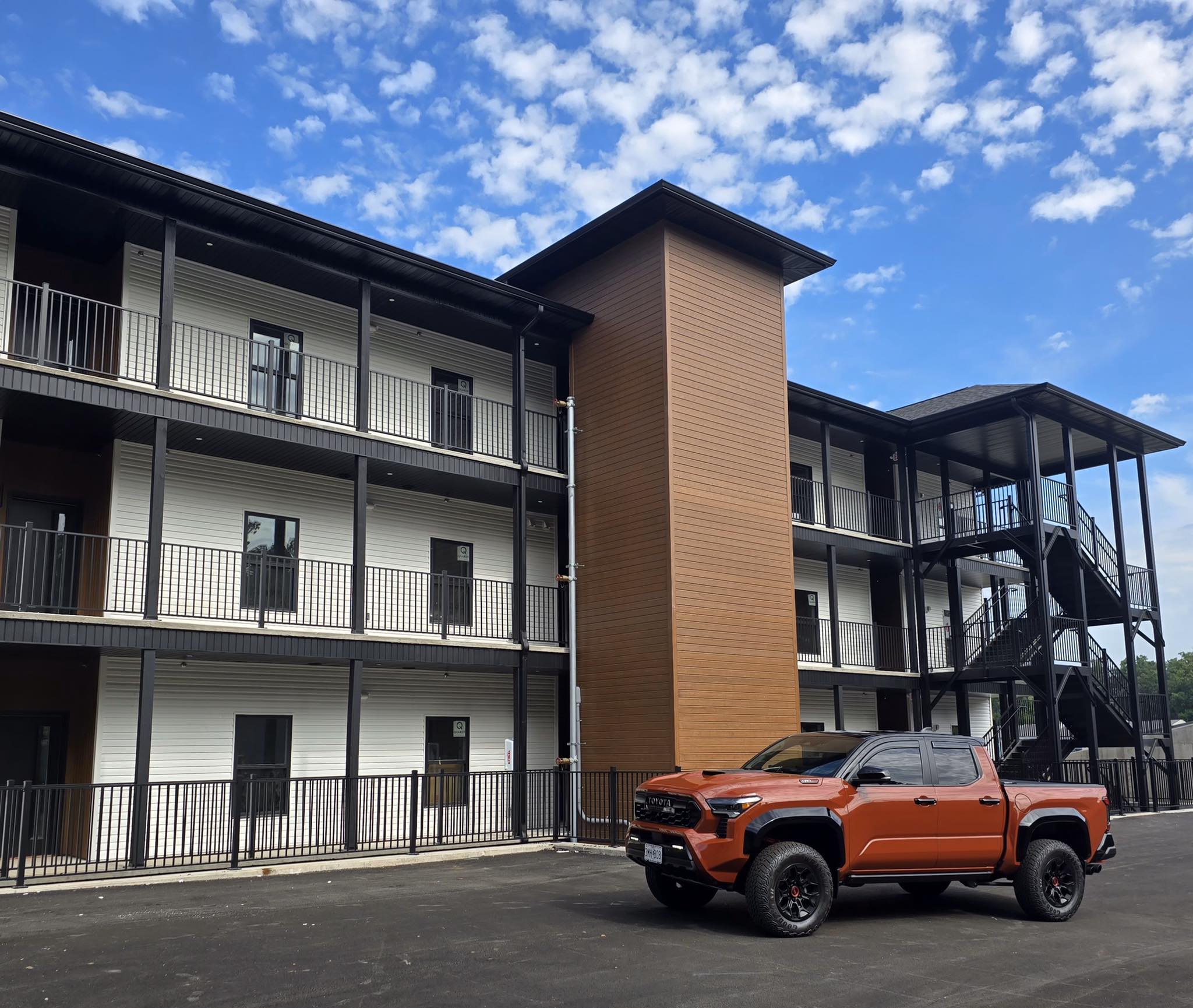 Does Lincoln Tech Have Dorms: Discover Campus Living Options Today