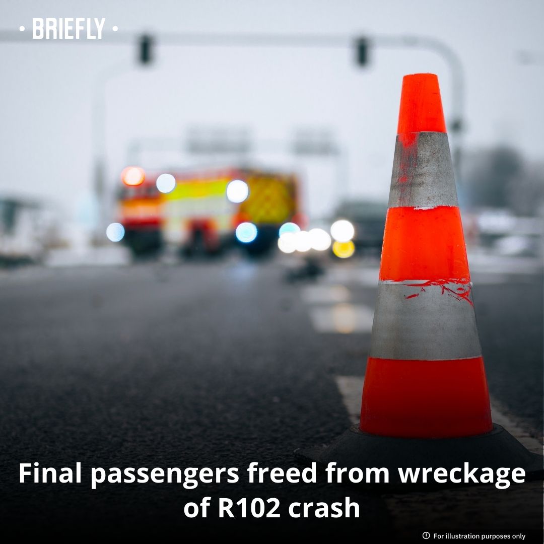 Briefly - Rescue operations continue at the scene of the R102 crash ...