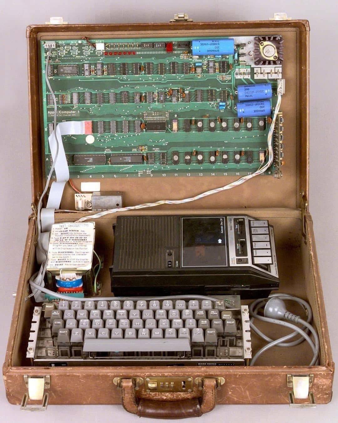 Amici - Apple I di Steve Wozniak (1976) Il primo personal computer di ...