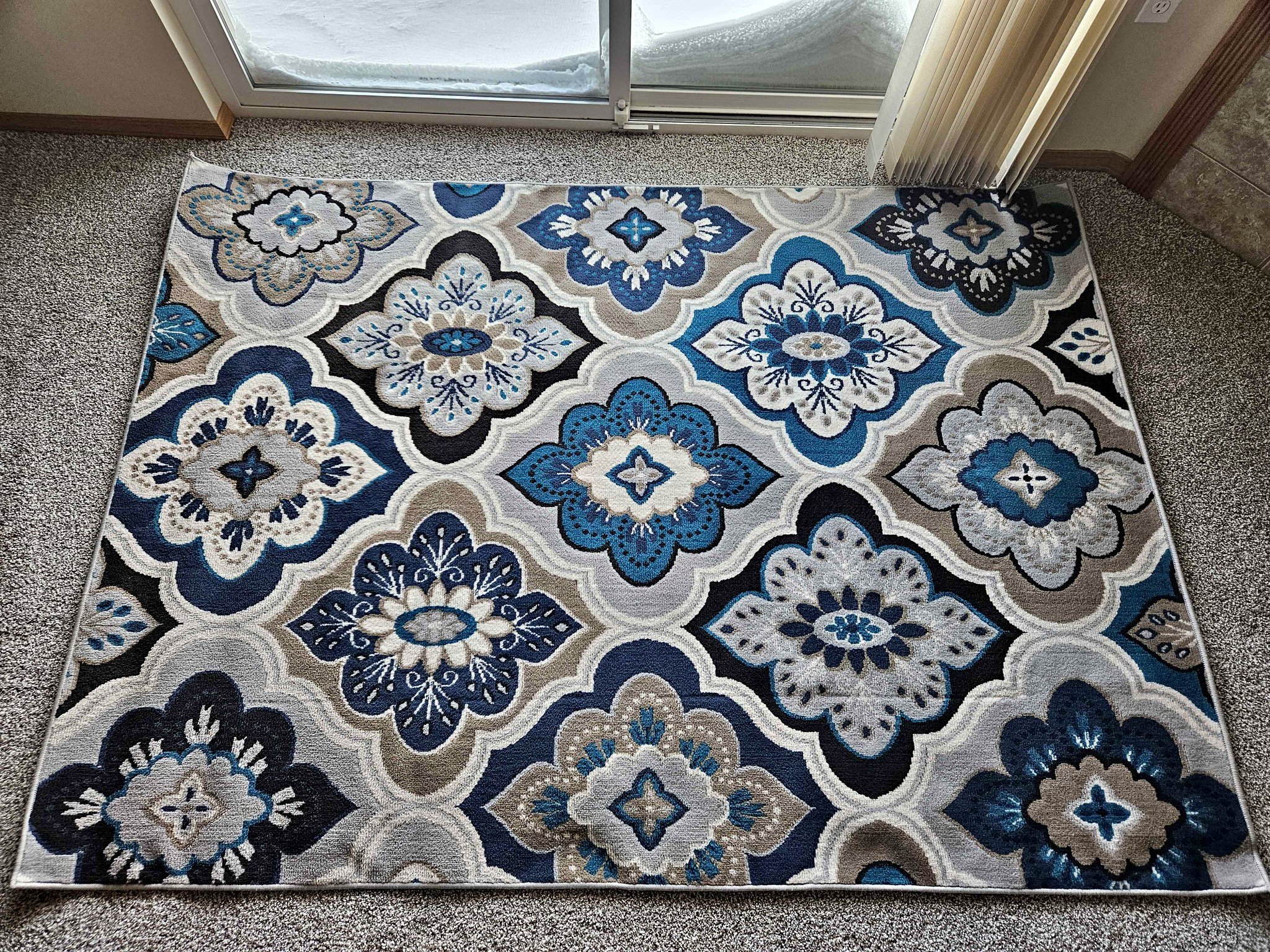 Area rug - Area Rugs - Appleton, Wisconsin | Facebook Marketplace ...