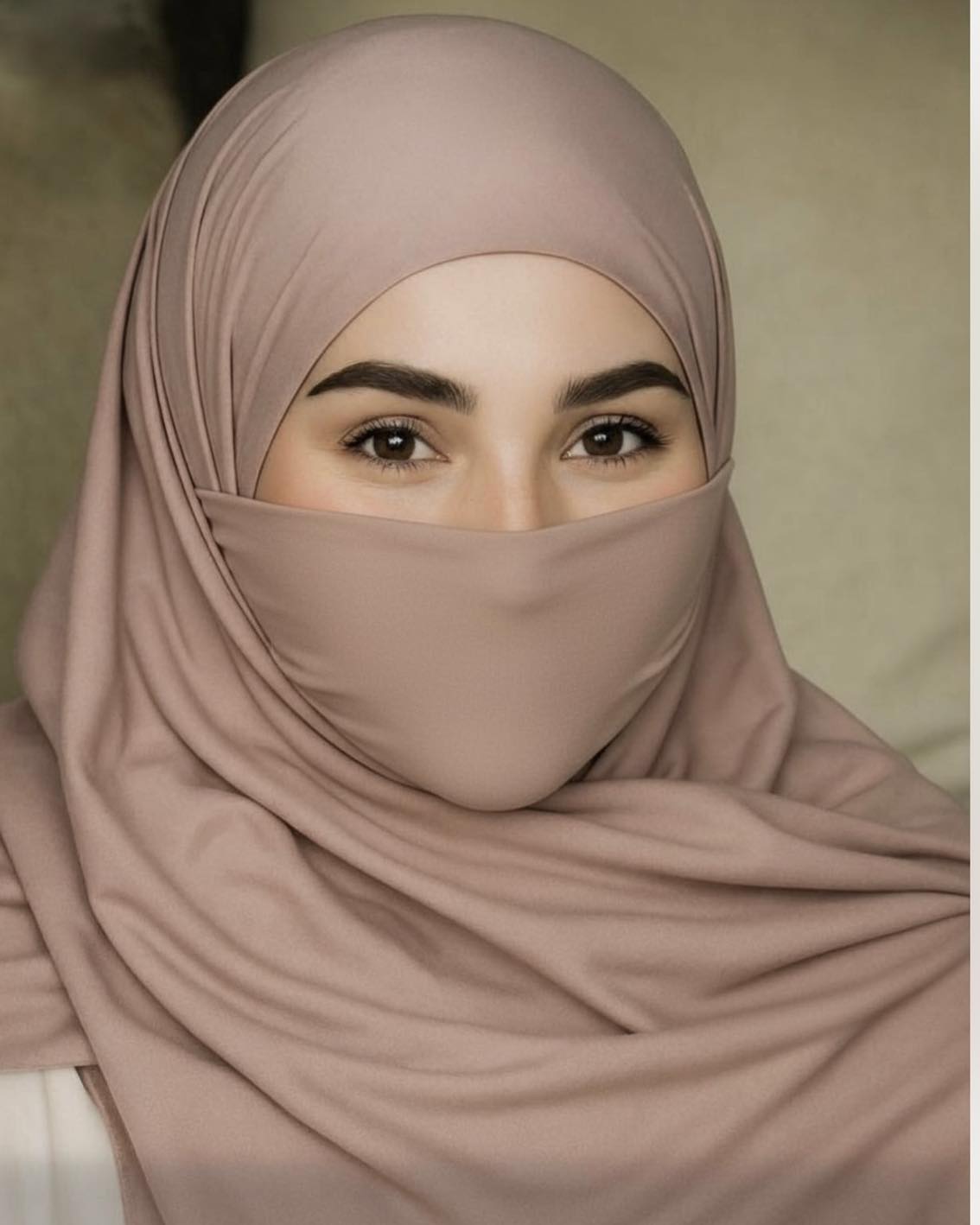 Converts - I am Hajar: 