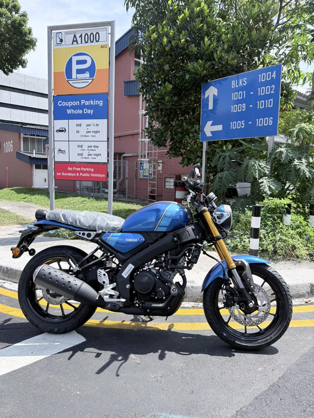 Metallic Blue XSR 155 with ABS. Ready to Ride? Let's Make It