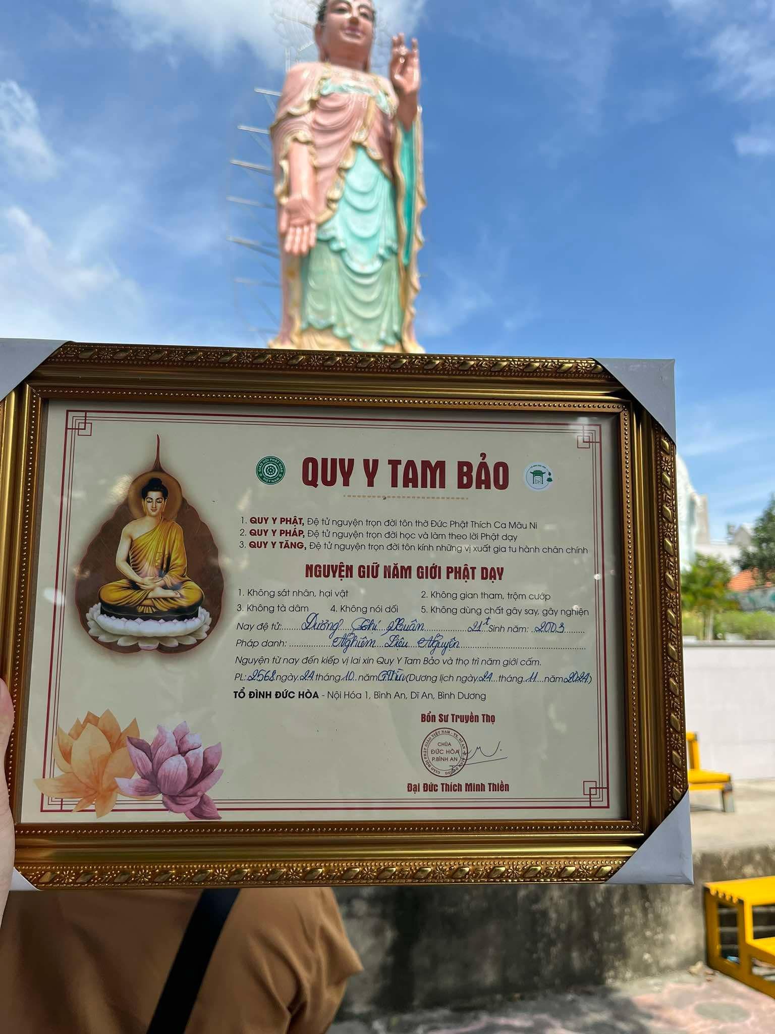 Diệu Nguyện Nèee