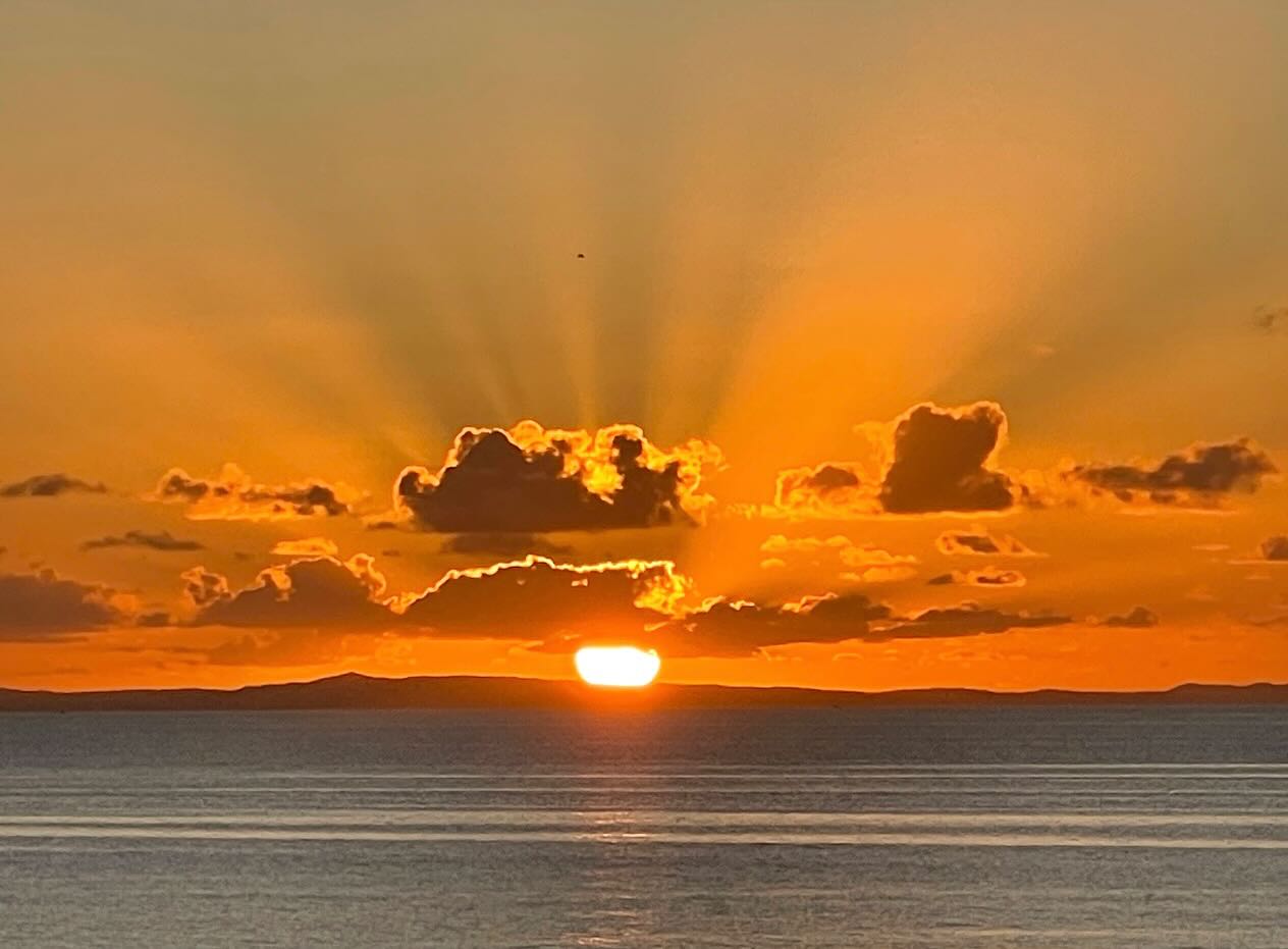 Visit Redcliffe Peninsula, Queensland - A lovely pink sunset tonight ...