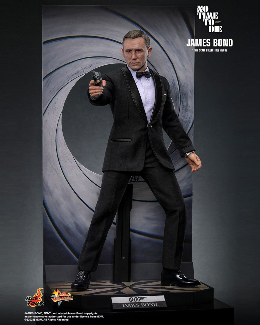 BE@RBRICK x James Bond. The YOU ONLY LIVE TWICE 100% & 400% Figure