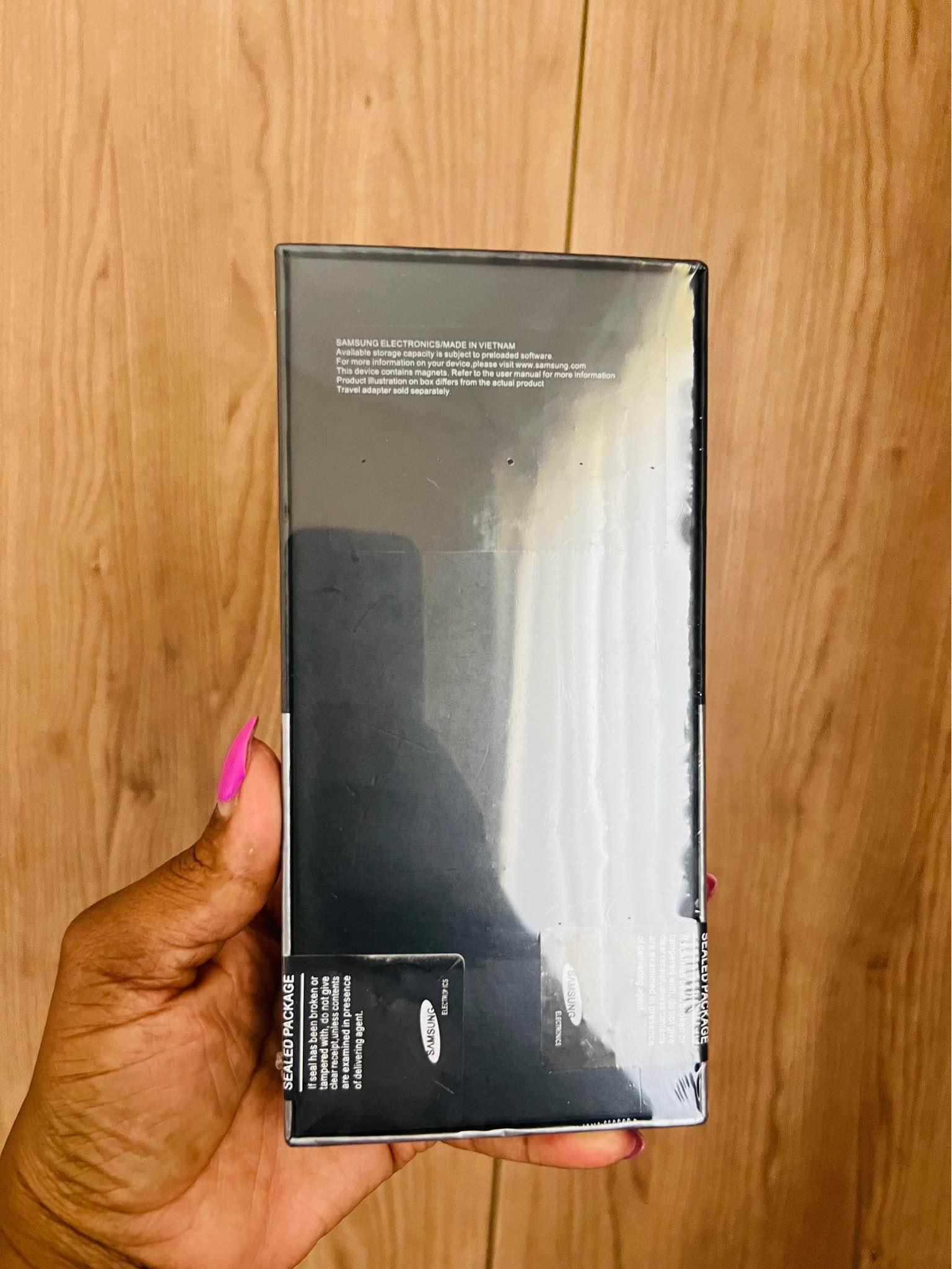 Samsung Z flip4 1256gb deep purple on sale at R7000 New sealed box , we ...