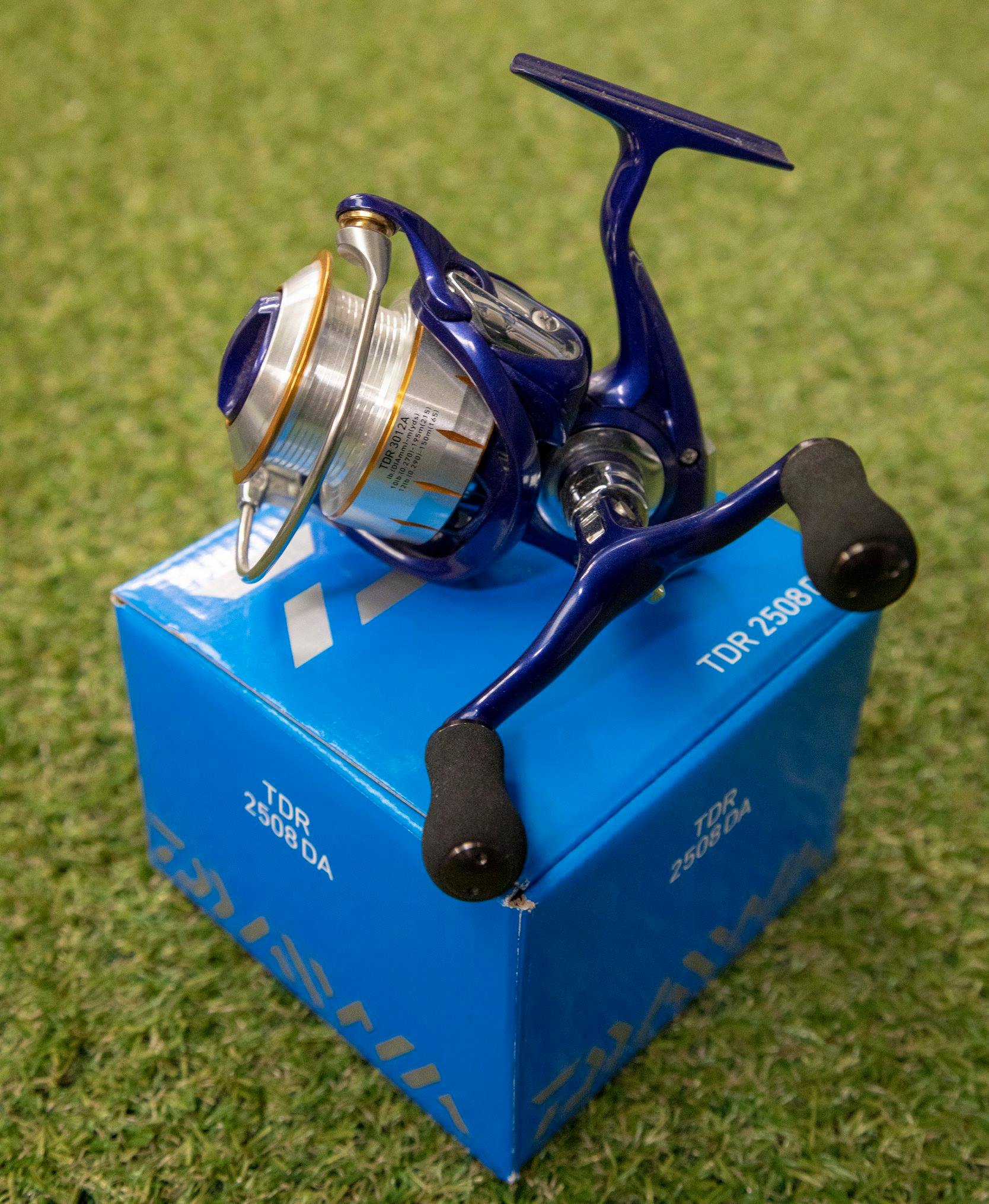 daiwa saltist 25 2025 SD Conventional Jigging Reel : Sports & Outdoors both the standard and water mount Orchid Hair Accessory - Size:30lb x 1500yds