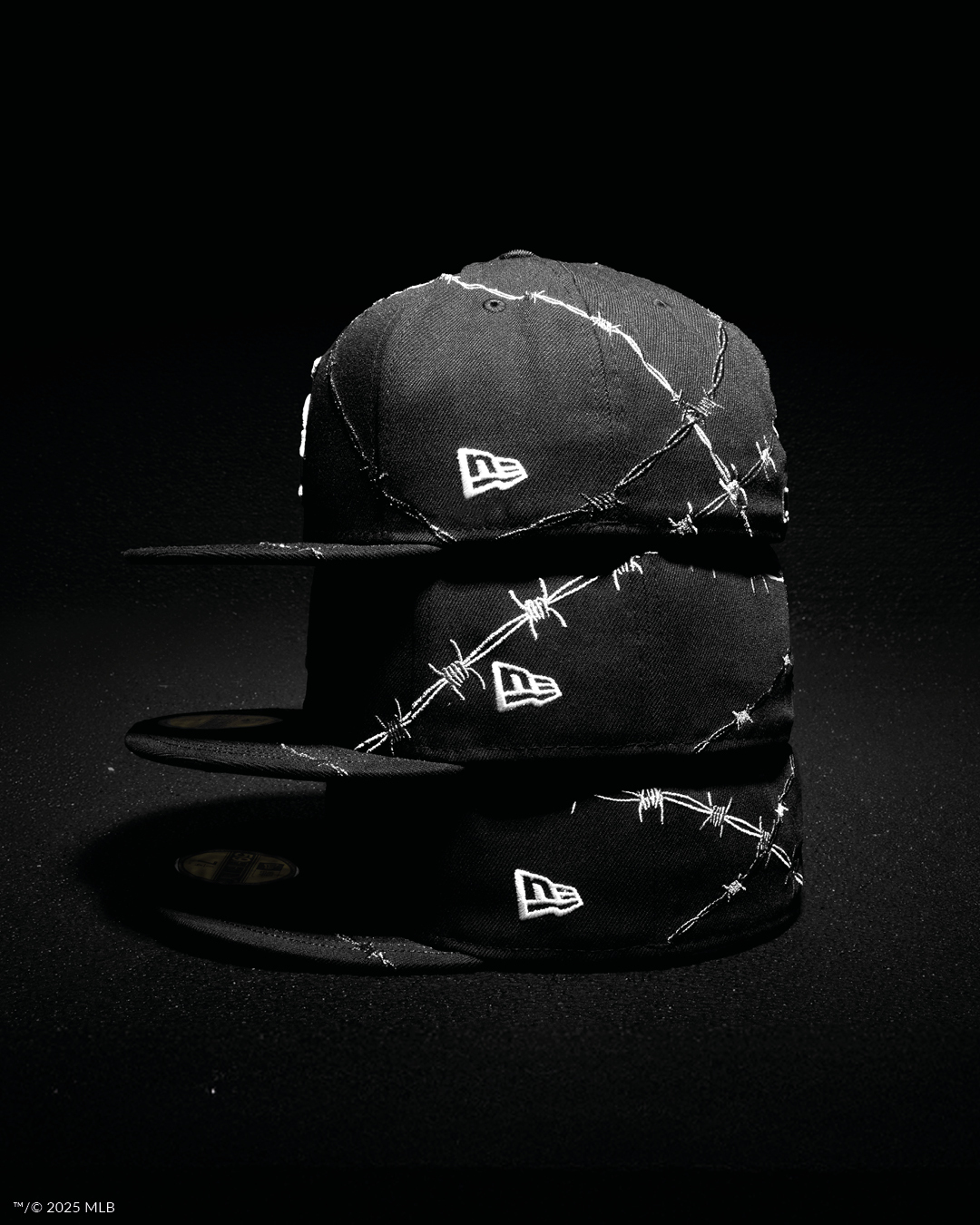 The Halloween exclusive 59FIFTY barbed wire pack. Available now