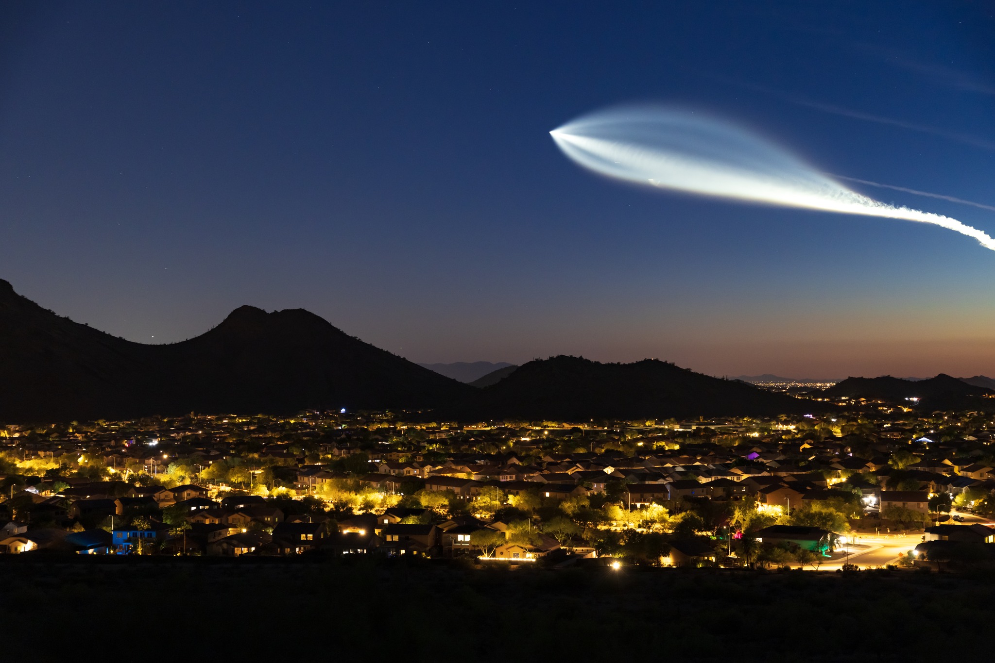 Lindsay - Space X launch over Phoenix tonight. #12news #phoenix # ...